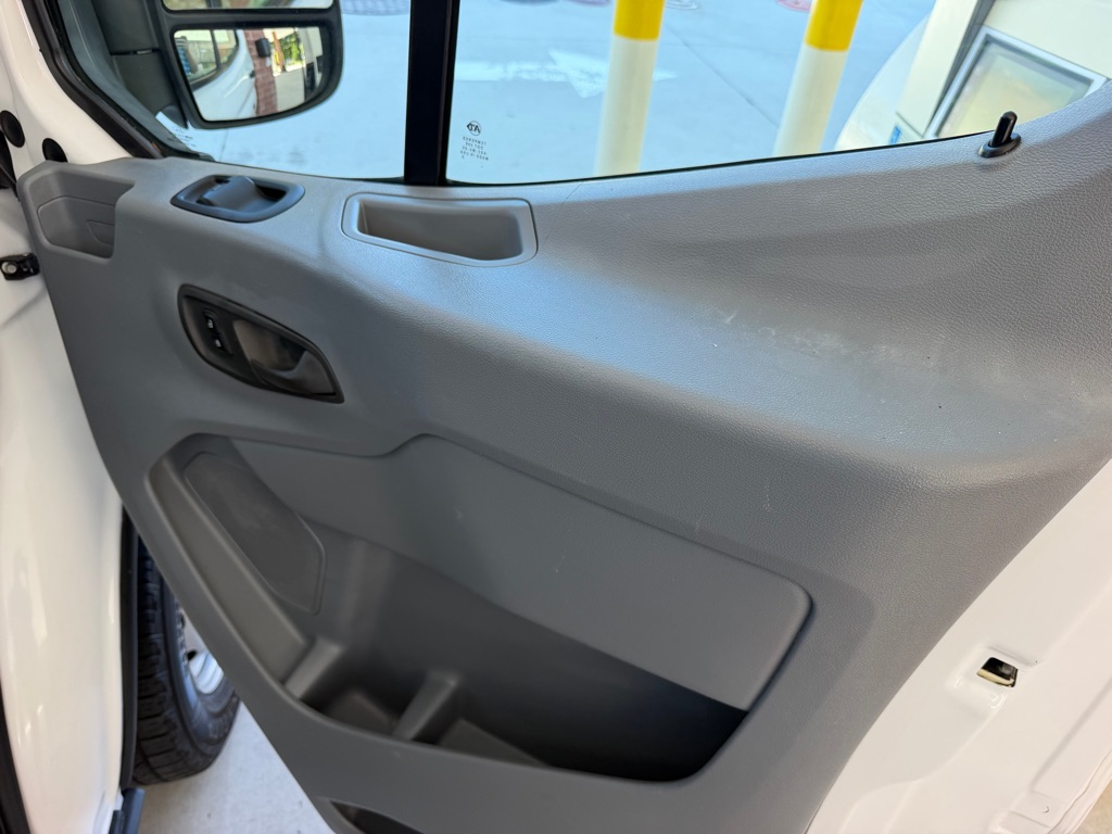 Photo 16 of this FORD TRANSIT T-150