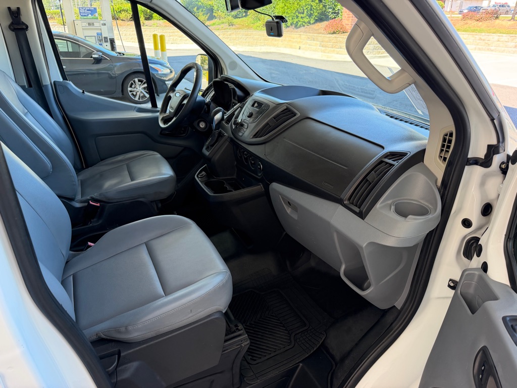 Photo 13 of this FORD TRANSIT T-150