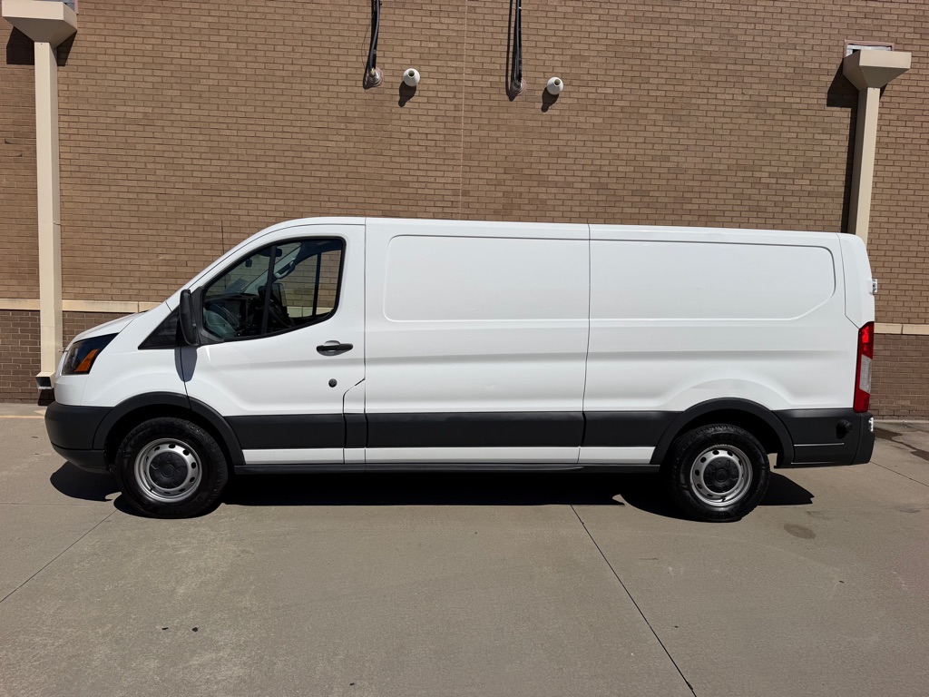 Photo 11 of this FORD TRANSIT T-150