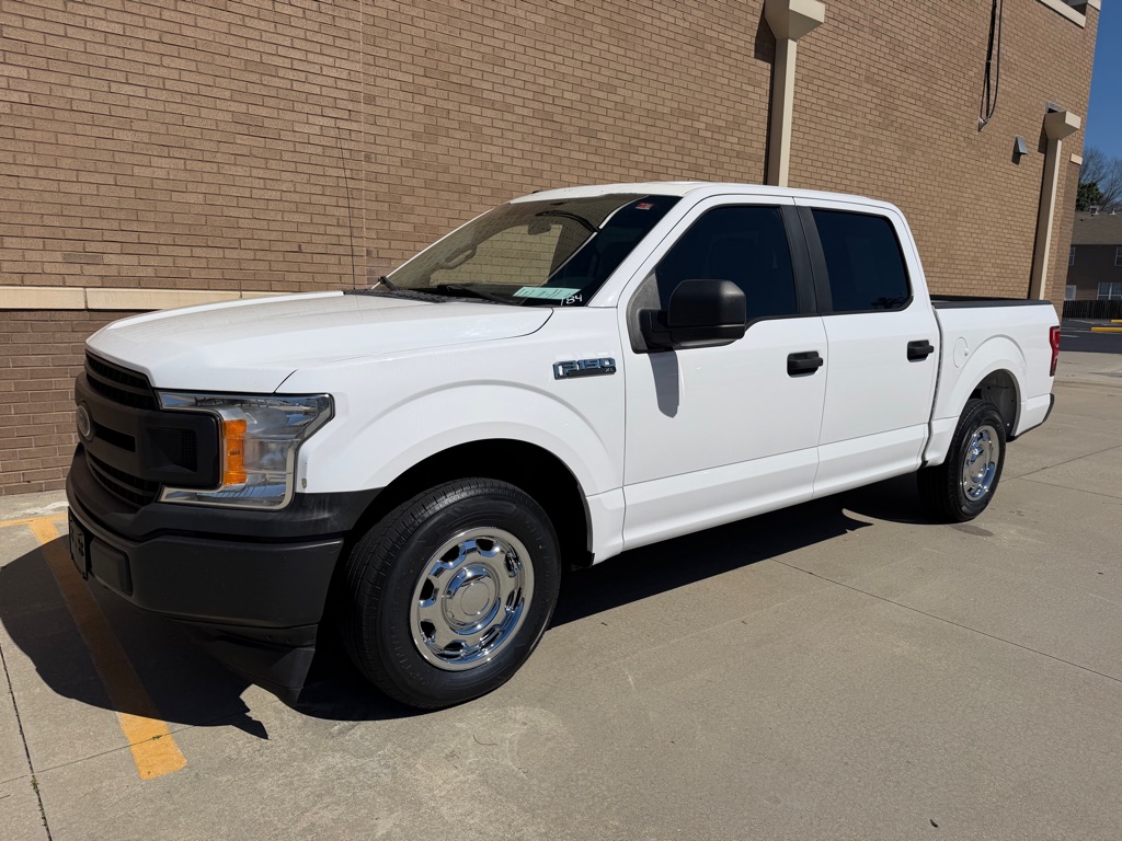 Photo 4 of this FORD F150 XL CREW