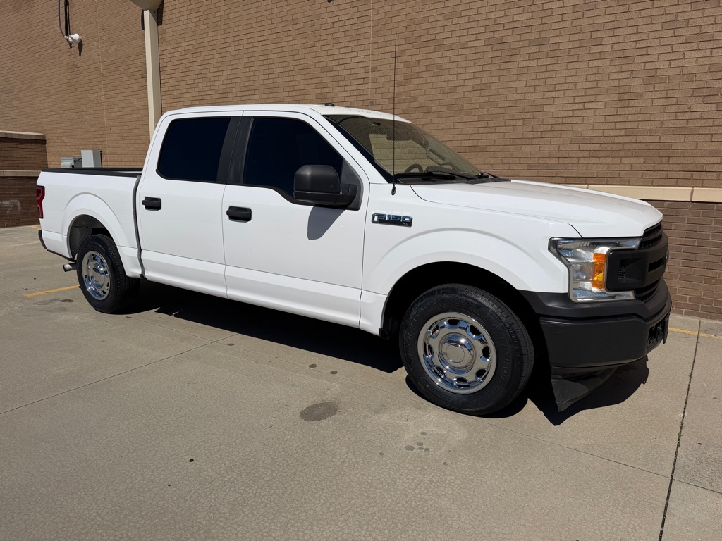 Photo 3 of this FORD F150 XL CREW