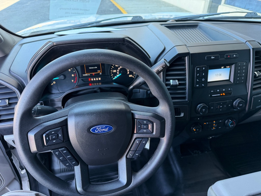 Photo 14 of this FORD F150 XL CREW