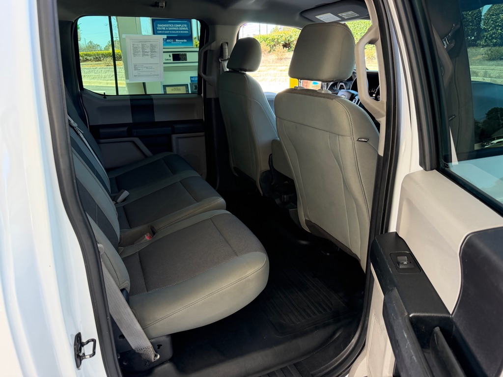 Photo 12 of this FORD F150 XL CREW