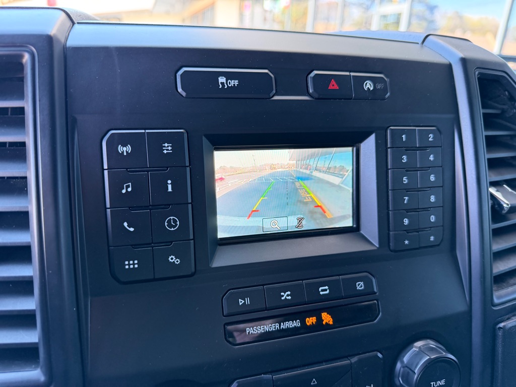 Photo 16 of this FORD F150 XL CREW