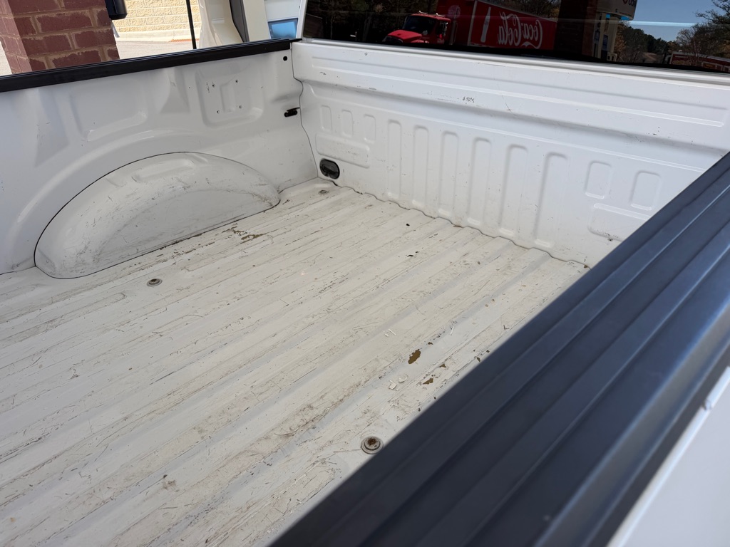Photo 24 of this FORD F150 XL CREW