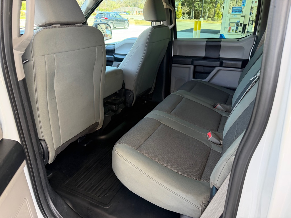 Photo 13 of this FORD F150 XL CREW