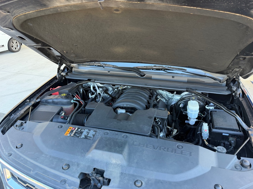 Photo 33 of this CHEVROLET SUBURBAN LT