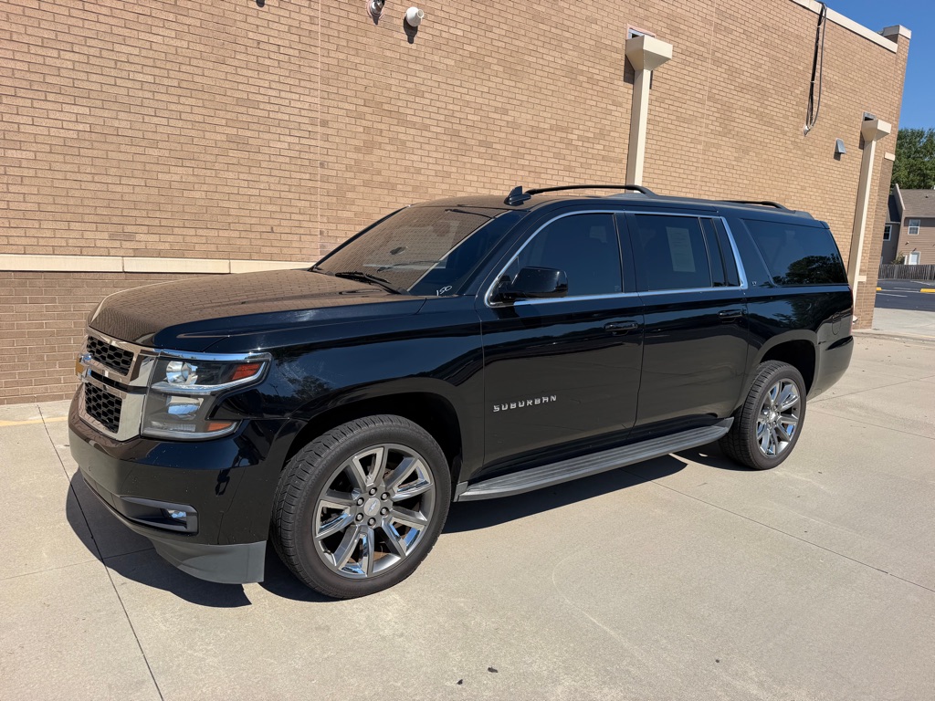 Photo 8 of this CHEVROLET SUBURBAN LT