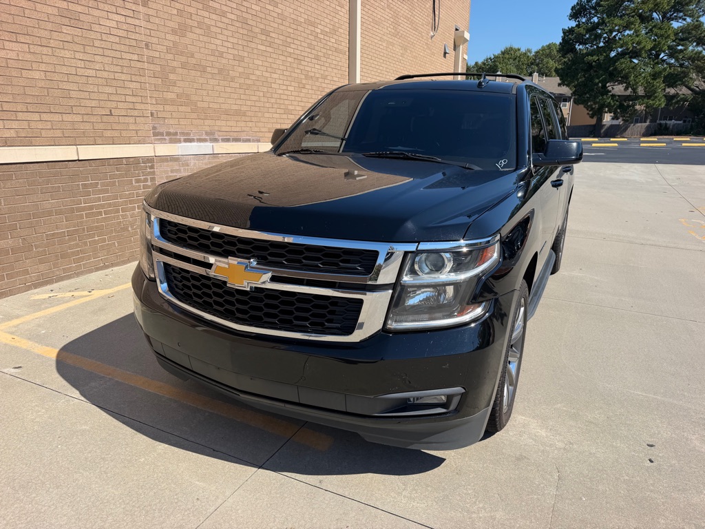 Photo 7 of this CHEVROLET SUBURBAN LT