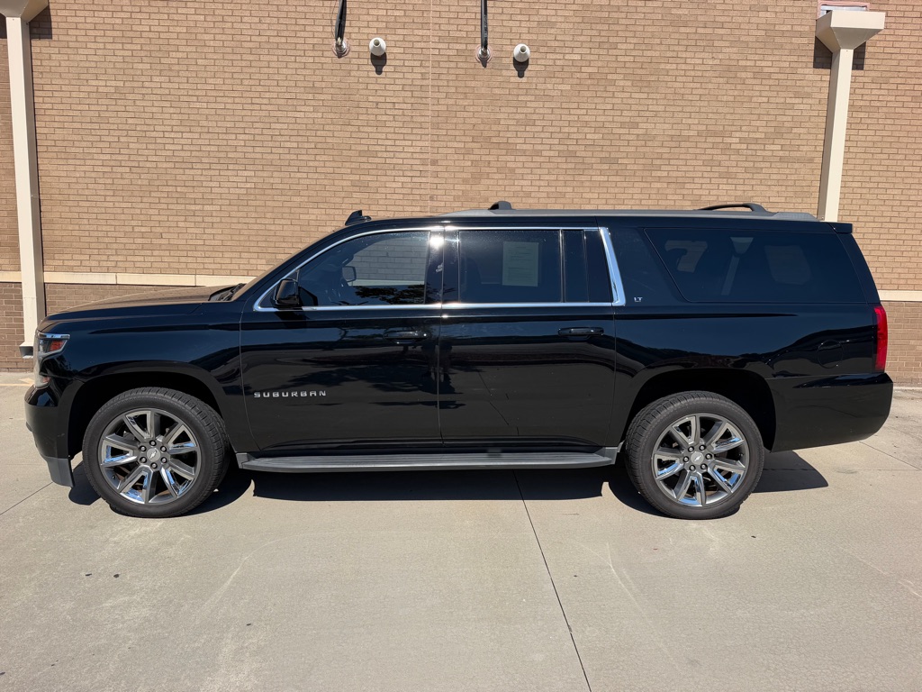 Photo 9 of this CHEVROLET SUBURBAN LT