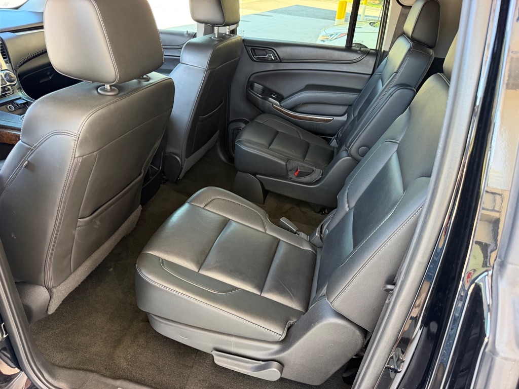 Photo 14 of this CHEVROLET SUBURBAN LT