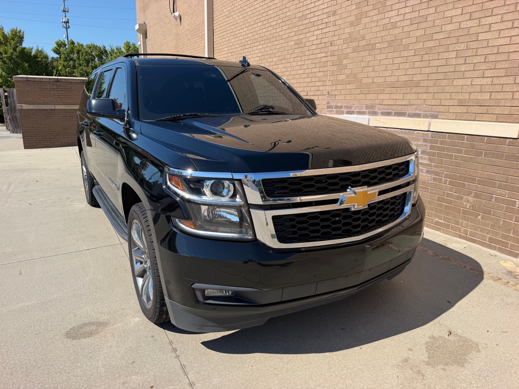 Photo 5 of this CHEVROLET SUBURBAN LT