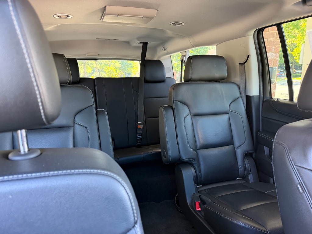 Photo 22 of this CHEVROLET SUBURBAN LT