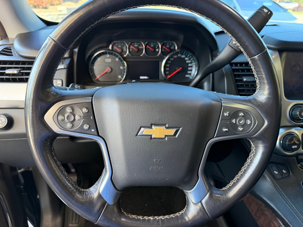 Photo 23 of this CHEVROLET SUBURBAN LT