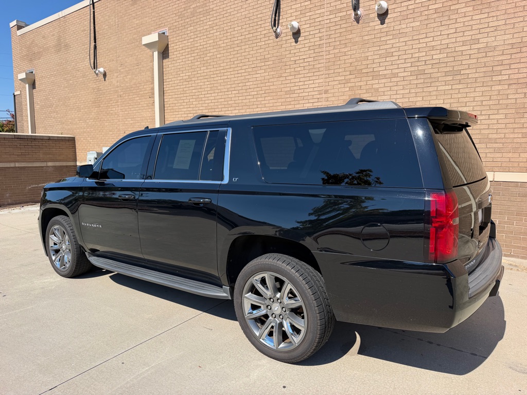 Photo 10 of this CHEVROLET SUBURBAN LT