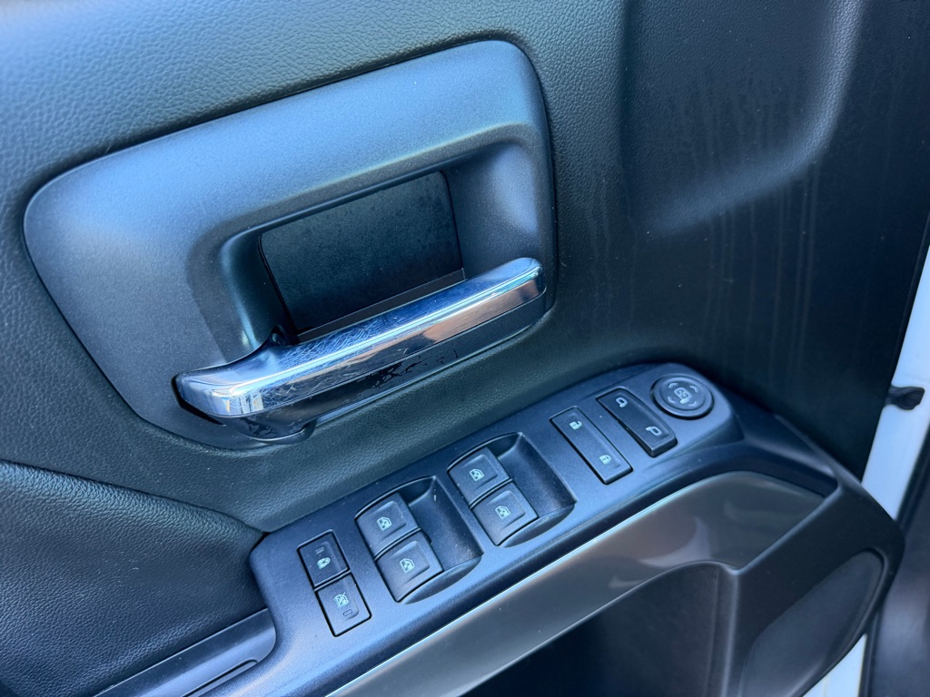Photo 14 of this CHEVROLET SILVERADO LT