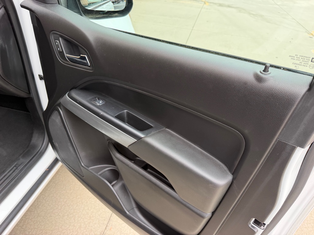 Photo 20 of this CHEVROLET COLORADO LT