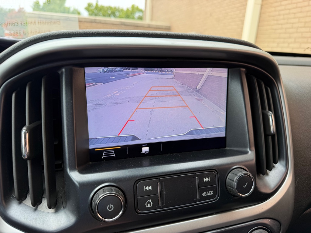 Photo 18 of this CHEVROLET COLORADO LT