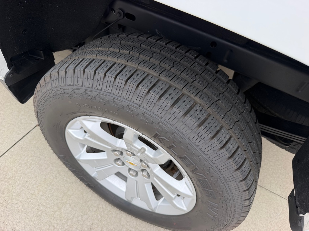 Photo 22 of this CHEVROLET COLORADO LT