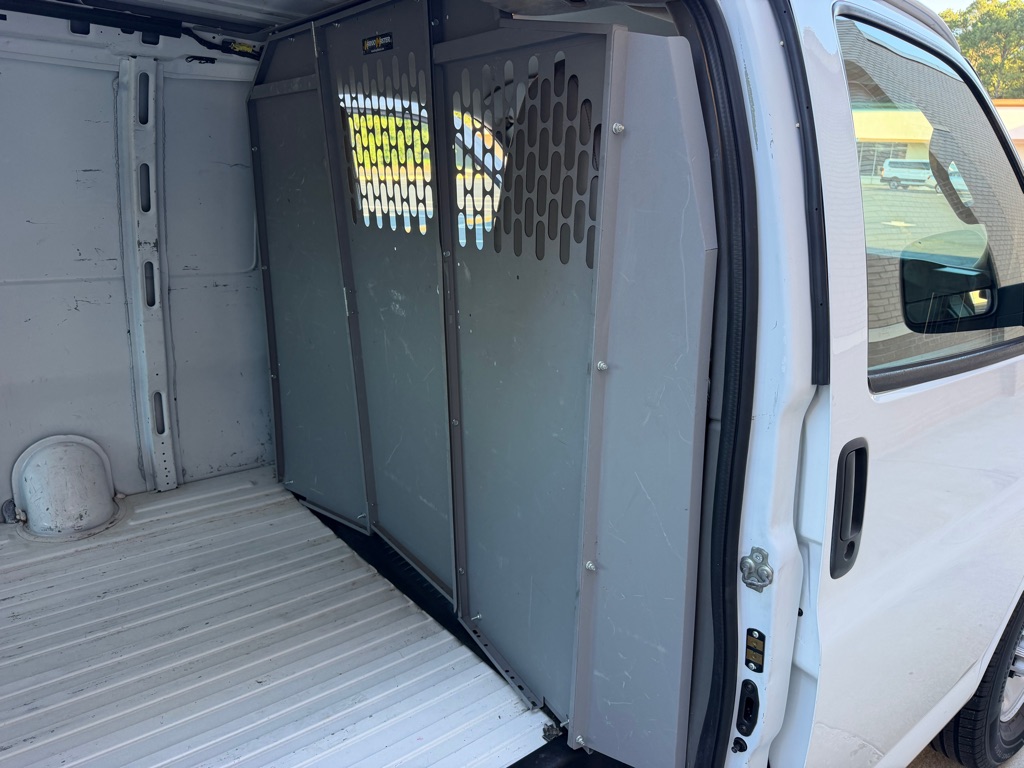 Photo 21 of this CHEVROLET EXPRESS G2500