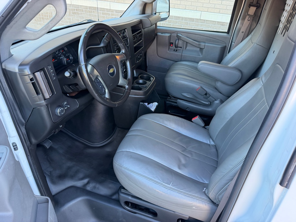 Photo 12 of this CHEVROLET EXPRESS G2500