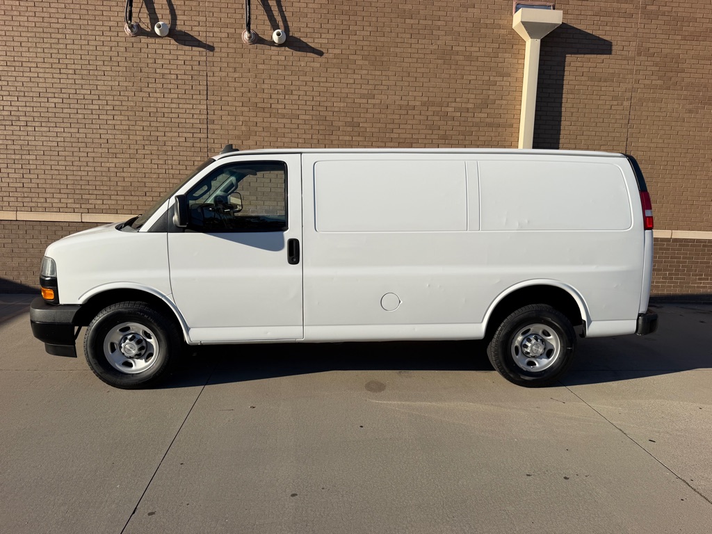 Photo 7 of this CHEVROLET EXPRESS G2500