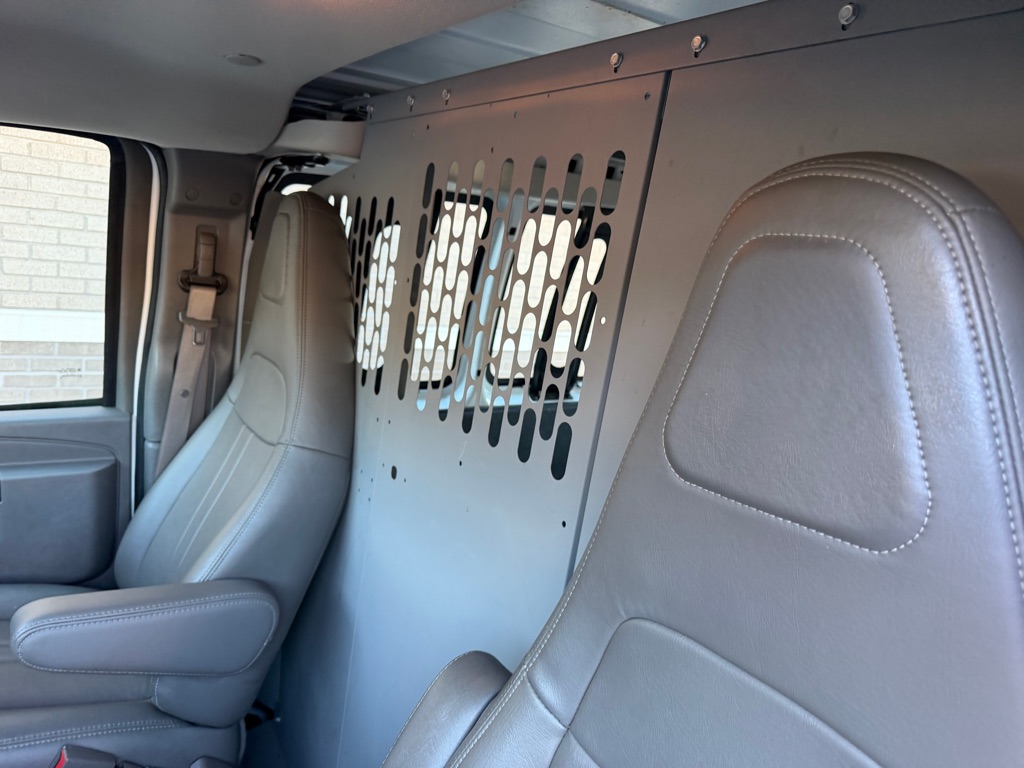 Photo 22 of this CHEVROLET EXPRESS G2500