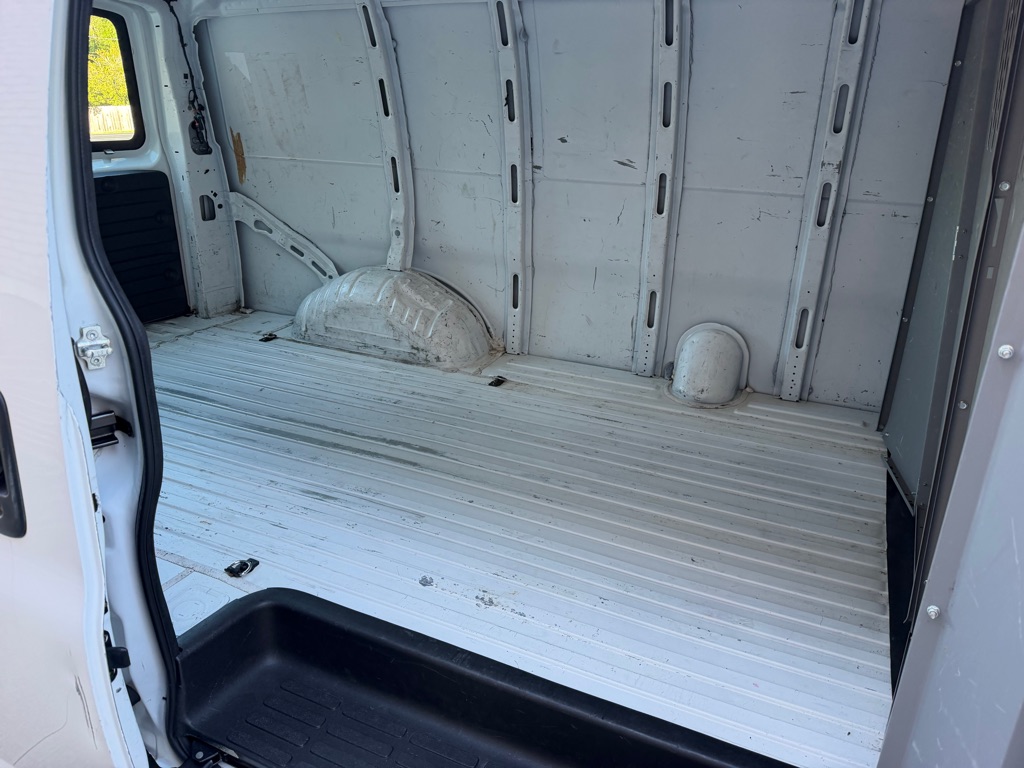 Photo 20 of this CHEVROLET EXPRESS G2500