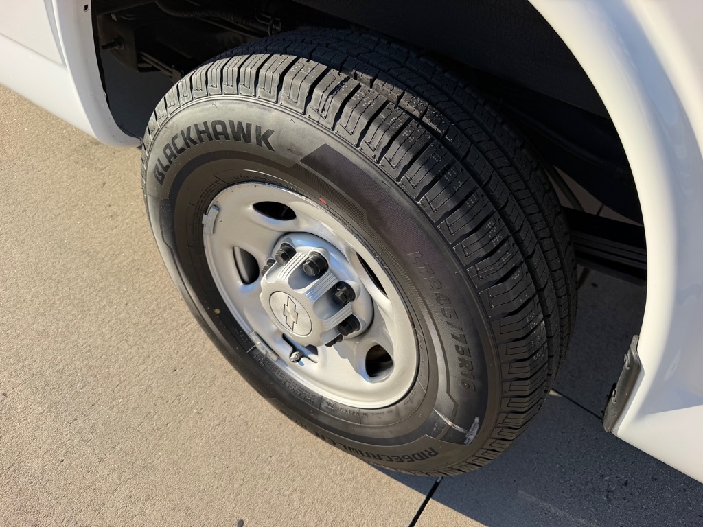 Photo 10 of this CHEVROLET EXPRESS G2500