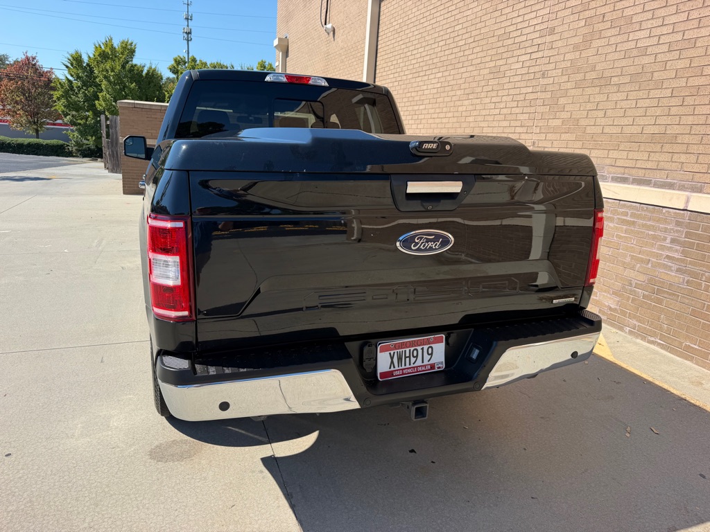 Photo 5 of this FORD F150 XLT 4X4