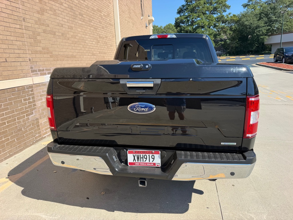 Photo 8 of this FORD F150 XLT 4X4