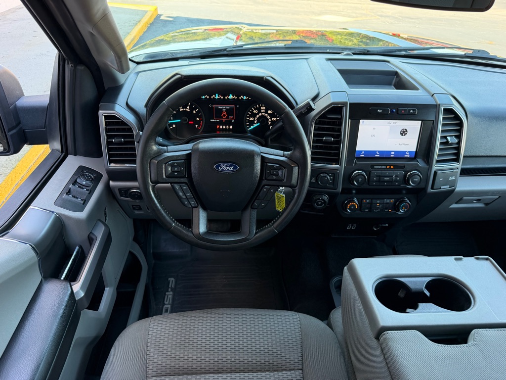 Photo 15 of this FORD F150 XLT 4X4