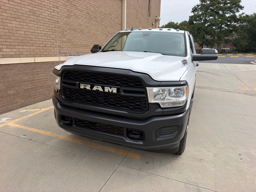 Photo 11 of this RAM 2500 6.4 HEMI
