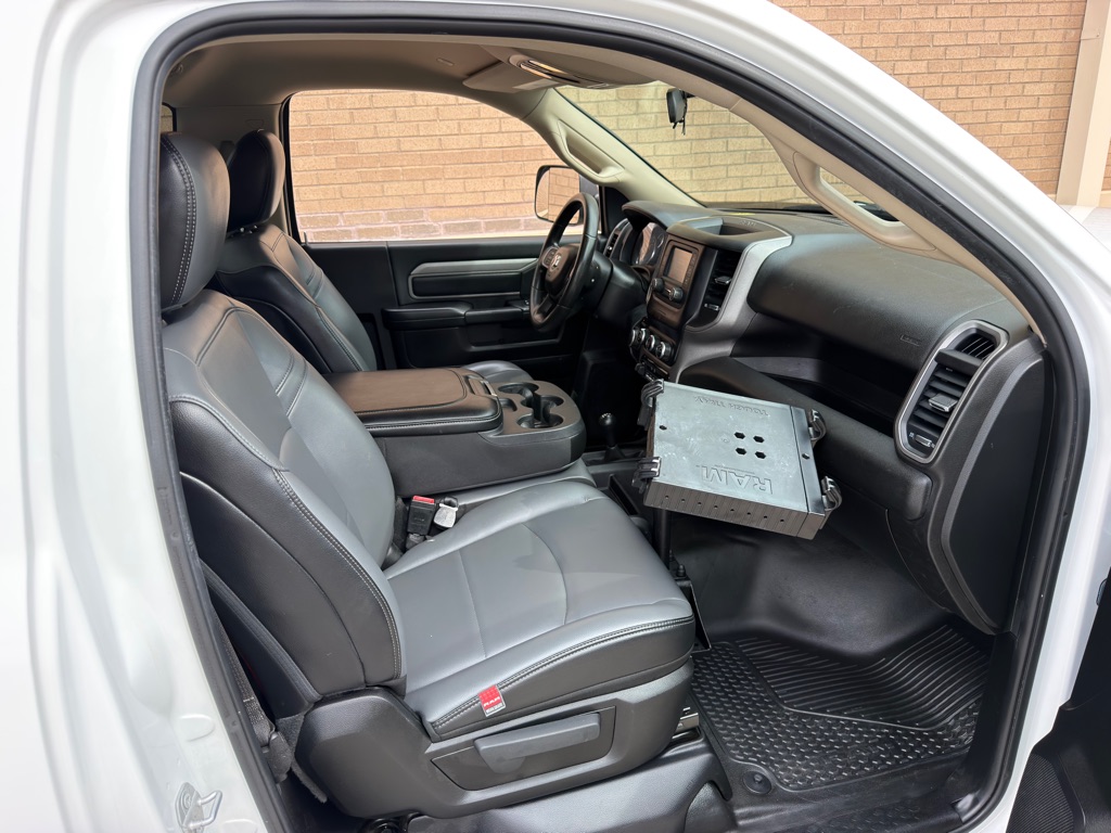 Photo 17 of this RAM 2500 6.4 HEMI