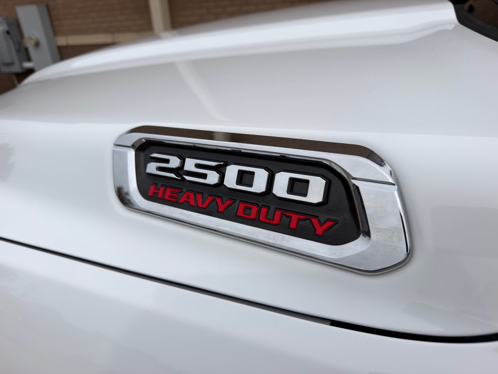 Photo 30 of this RAM 2500 6.4 HEMI
