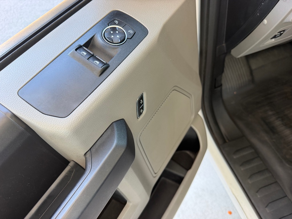 Photo 14 of this FORD F150 XL LWB