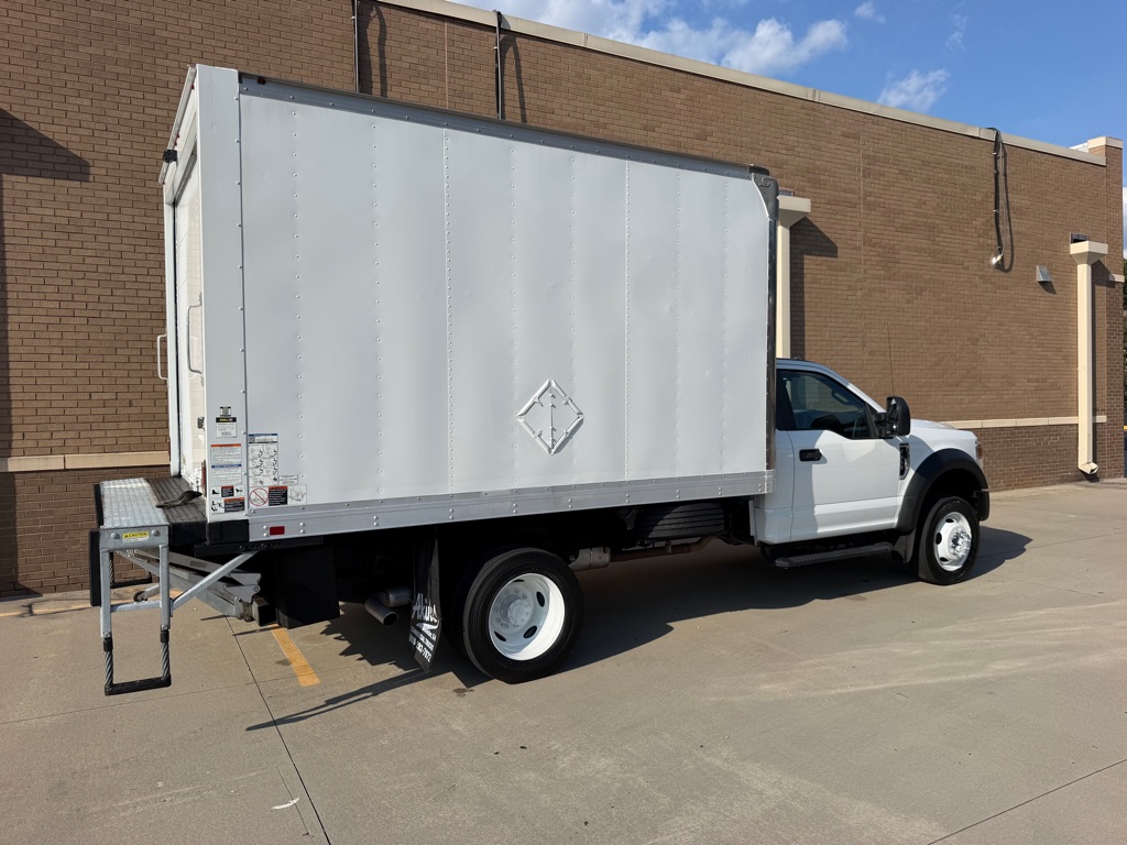 Photo 6 of this FORD F450 BOX