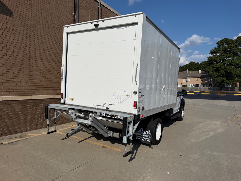 Photo 5 of this FORD F450 BOX