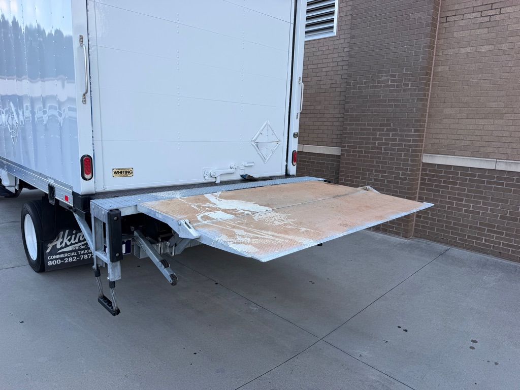Photo 12 of this FORD F450 BOX