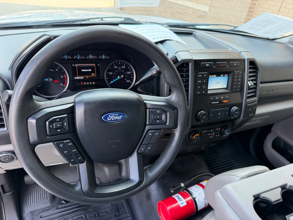 Photo 18 of this FORD F450 BOX