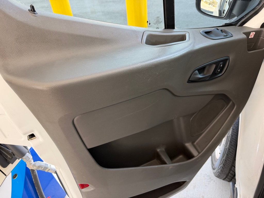 Photo 19 of this FORD TRANSIT T-150