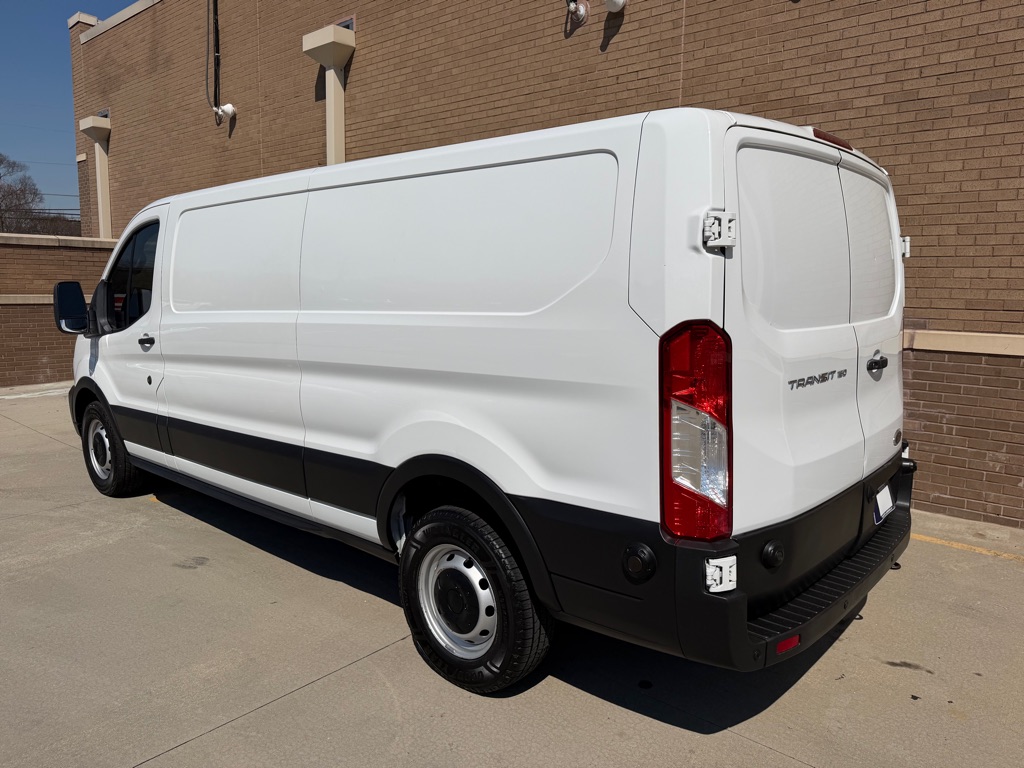 Photo 8 of this FORD TRANSIT T-150
