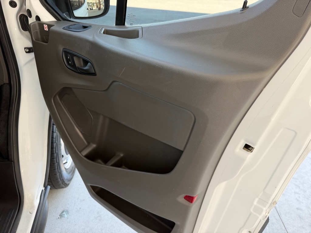 Photo 24 of this FORD TRANSIT T-150