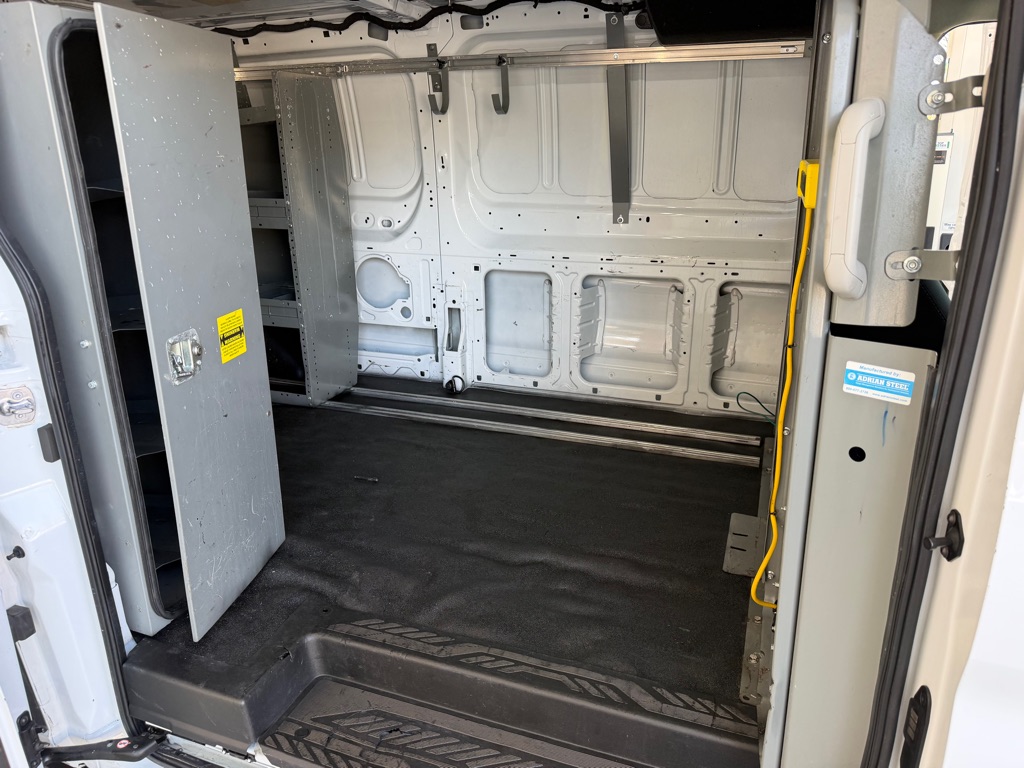 Photo 16 of this FORD TRANSIT T-150