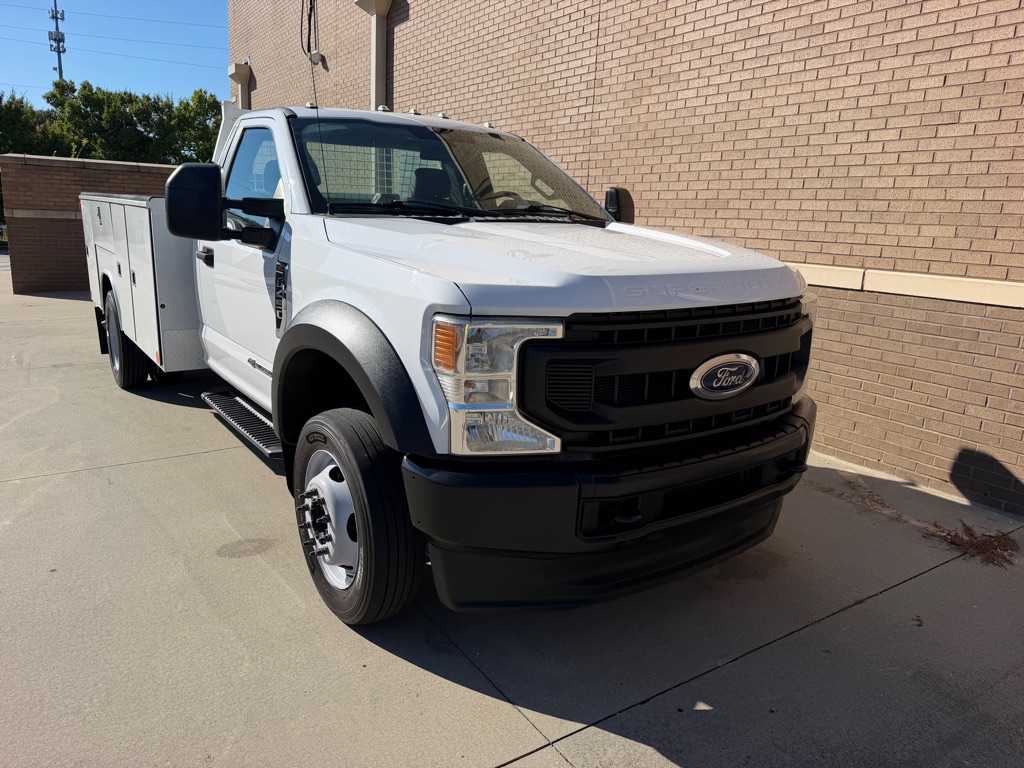 Photo 32 of this FORD F450 UTILITY