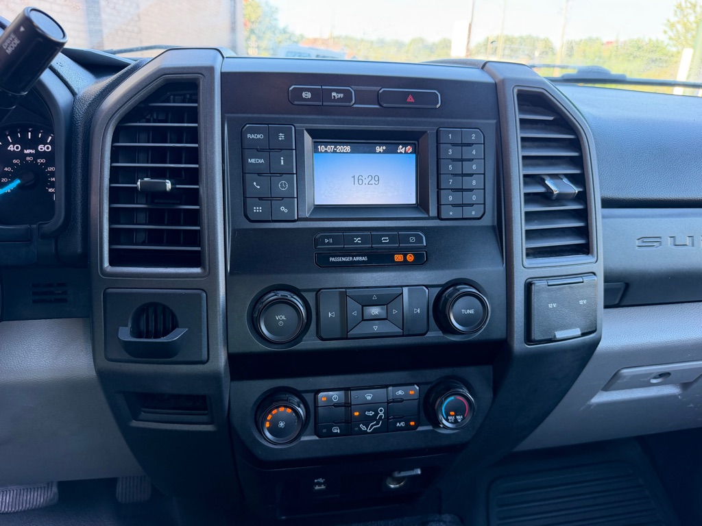Photo 20 of this FORD F450 UTILITY