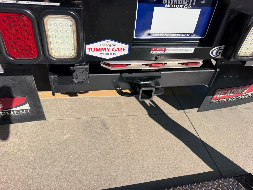 Photo 17 of this FORD F450 UTILITY
