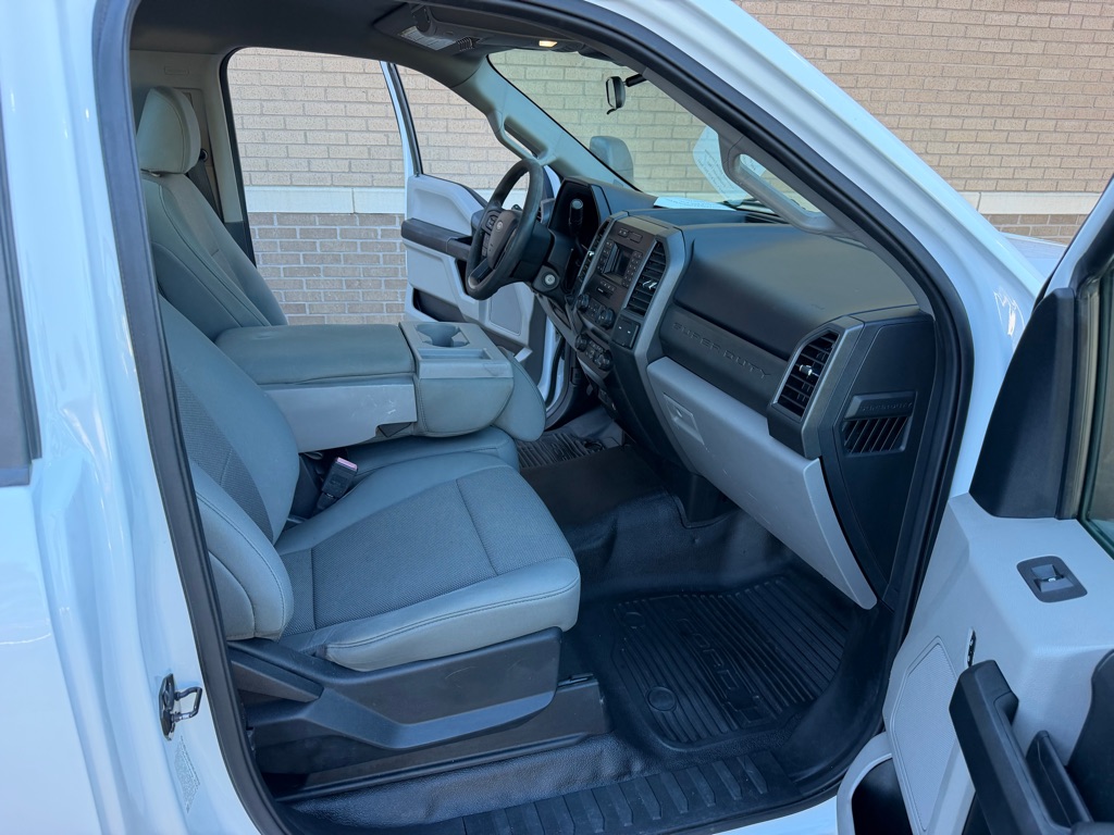 Photo 25 of this FORD F450 UTILITY