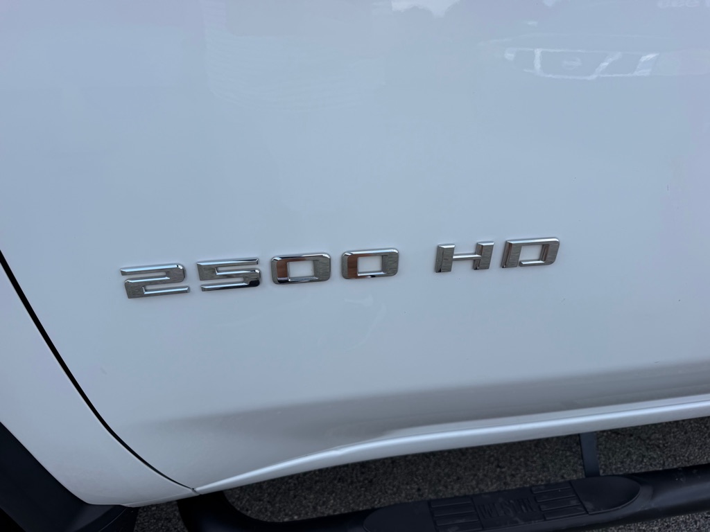 Photo 16 of this CHEVROLET SILVERADO 2500