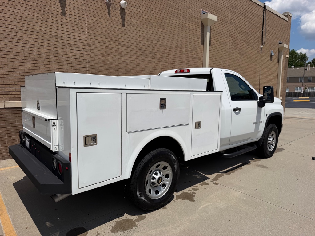 Photo 4 of this CHEVROLET SILVERADO 2500